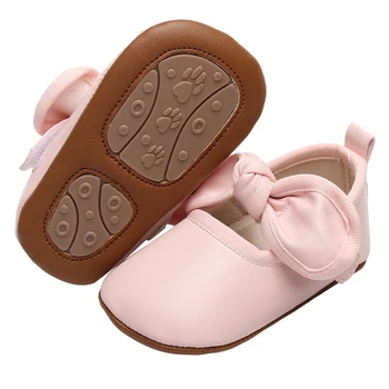Модела обувки на принцесата за малки момичета, обикновена обувки Mary Jane, на равна подметка, от изкуствена кожа с лък, за яслите, нескользящая гумена подметка